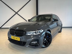 BMW 3-serie - 330i High Executive Edition|M-sport|Head-up|Stoelverwarming|Schuifdak|Dravit Grau|Memory