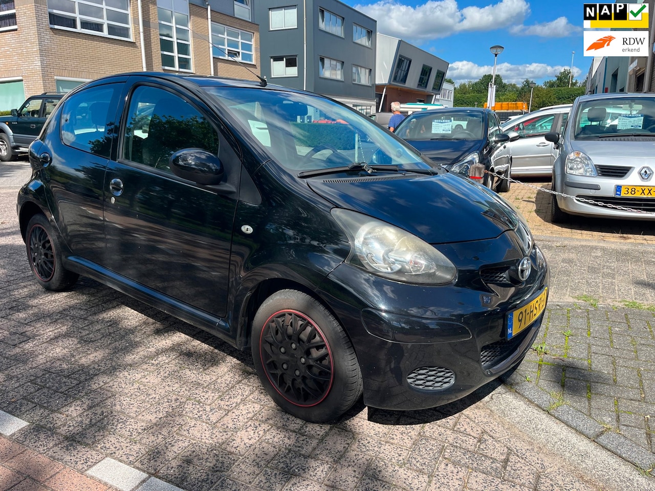 Toyota Aygo - 1.0-12V 5 deurs airco - AutoWereld.nl