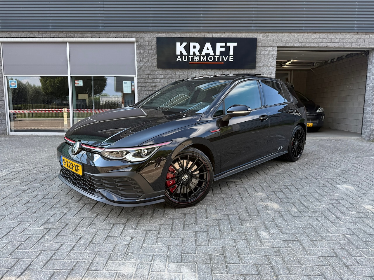 Volkswagen Golf - 2.0 TSI GTI Clubsport 45 Jahre | Full option | PANO | Akra | IQ Light | Ambient | - AutoWereld.nl