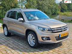 Volkswagen Tiguan - 1.4 TSI Sport&Style R-line Edition 1e eigenaar dealer onderhouden navigatie parkeer sensor