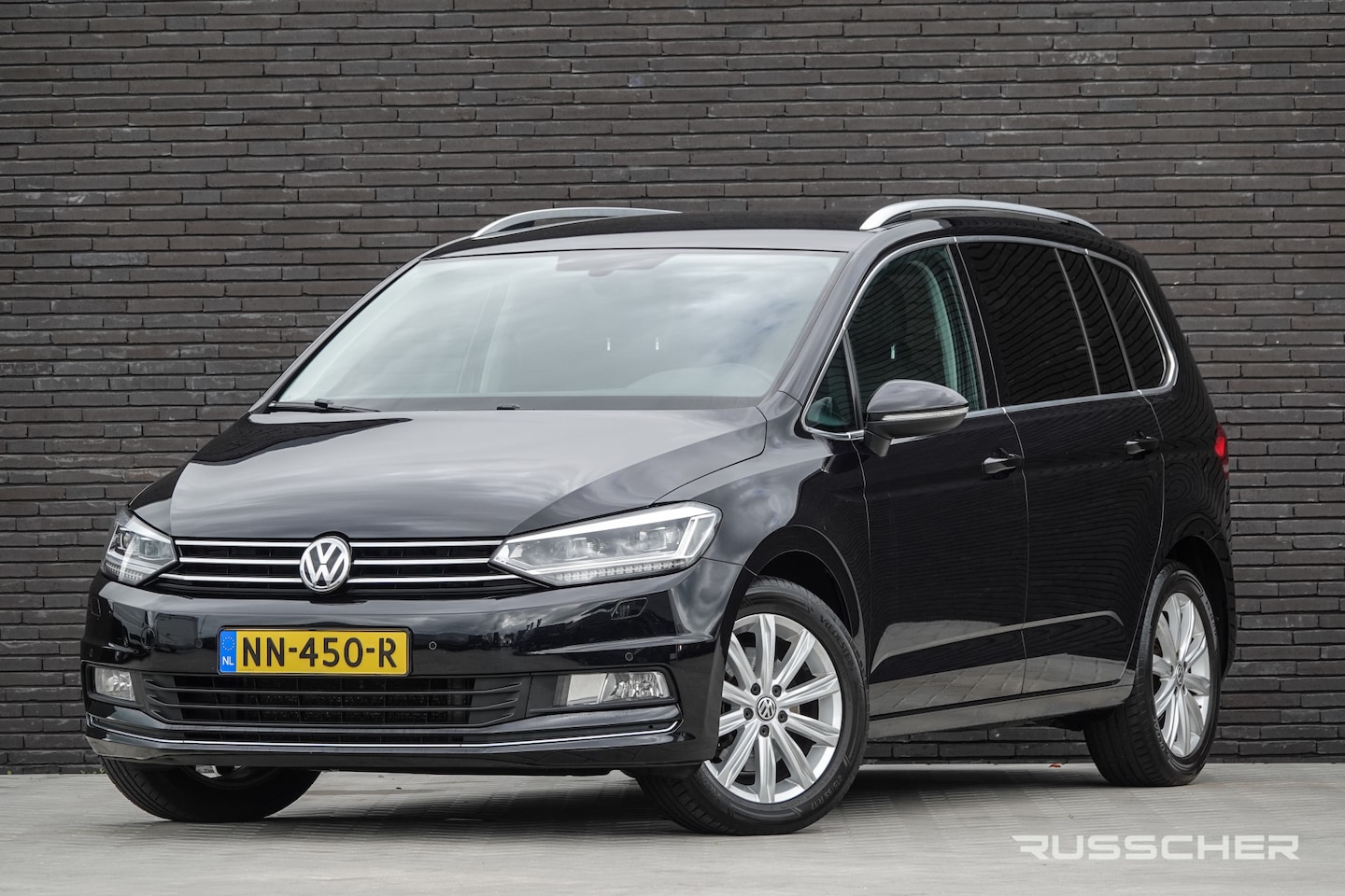 Volkswagen Touran - 2.0Tdi 150Pk DSG6 | 7-Persoons | Highline | Achteruitrijcamera | Trekhaak | 17'' - AutoWereld.nl