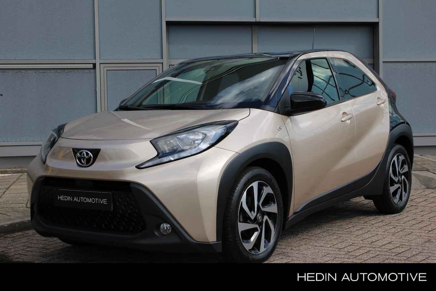 Toyota Aygo X - 1.0 VVT-i MT Pulse | Navigatie via App | Adapt. Cruise Control | Camera | Carplay | Stoelv - AutoWereld.nl