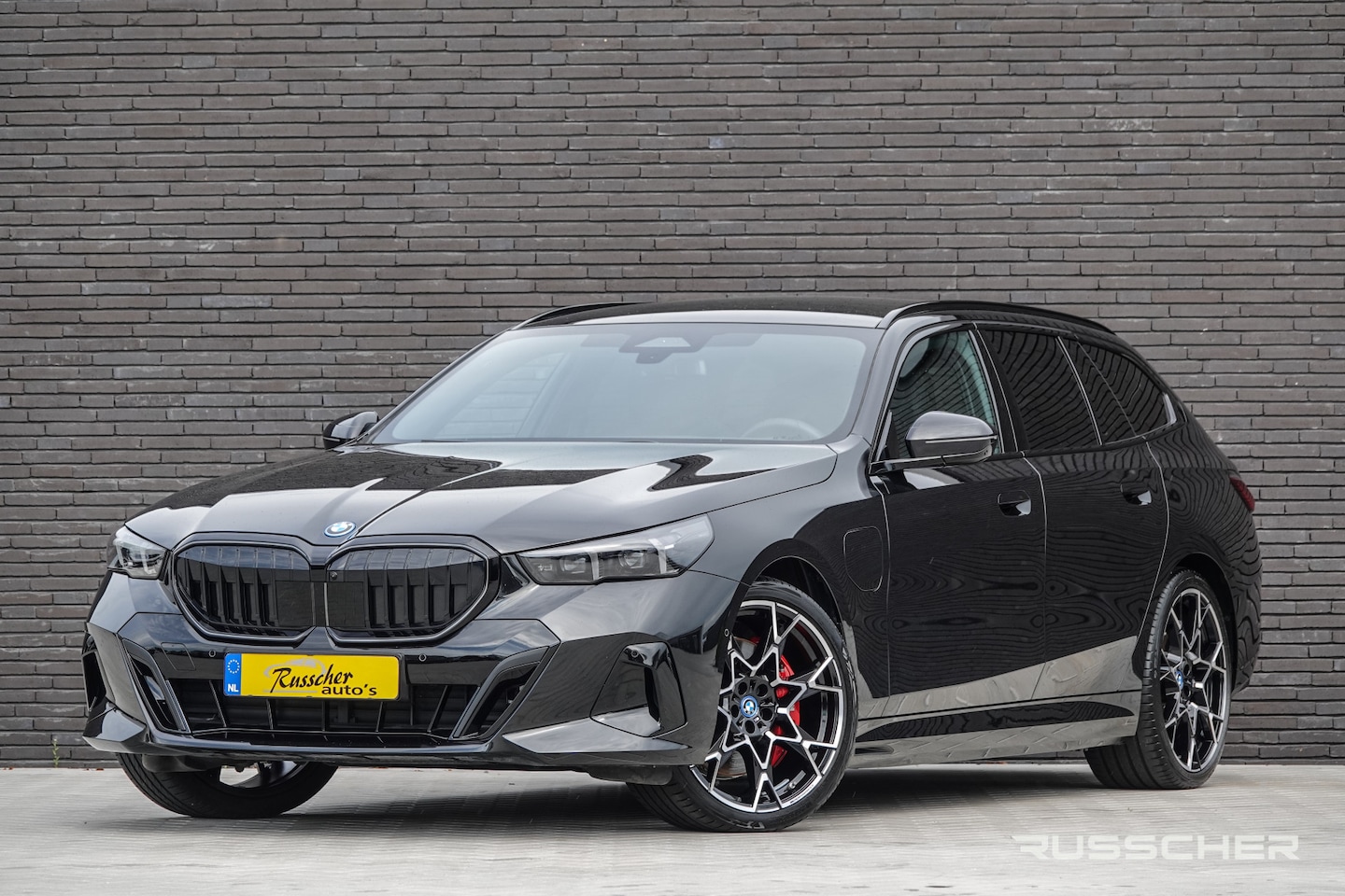 BMW 5-serie Touring - 550E 490Pk Aut. | Plug in Hybride | X-Drive | Shadowline | M-Sport | Head Up Display | Pan - AutoWereld.nl