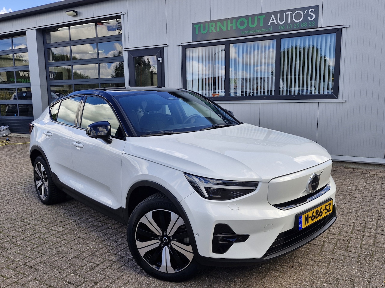 Volvo C40 - Recharge Twin Intro Edition 78 kWh | Crystal White Pearl | getinten ramen - AutoWereld.nl