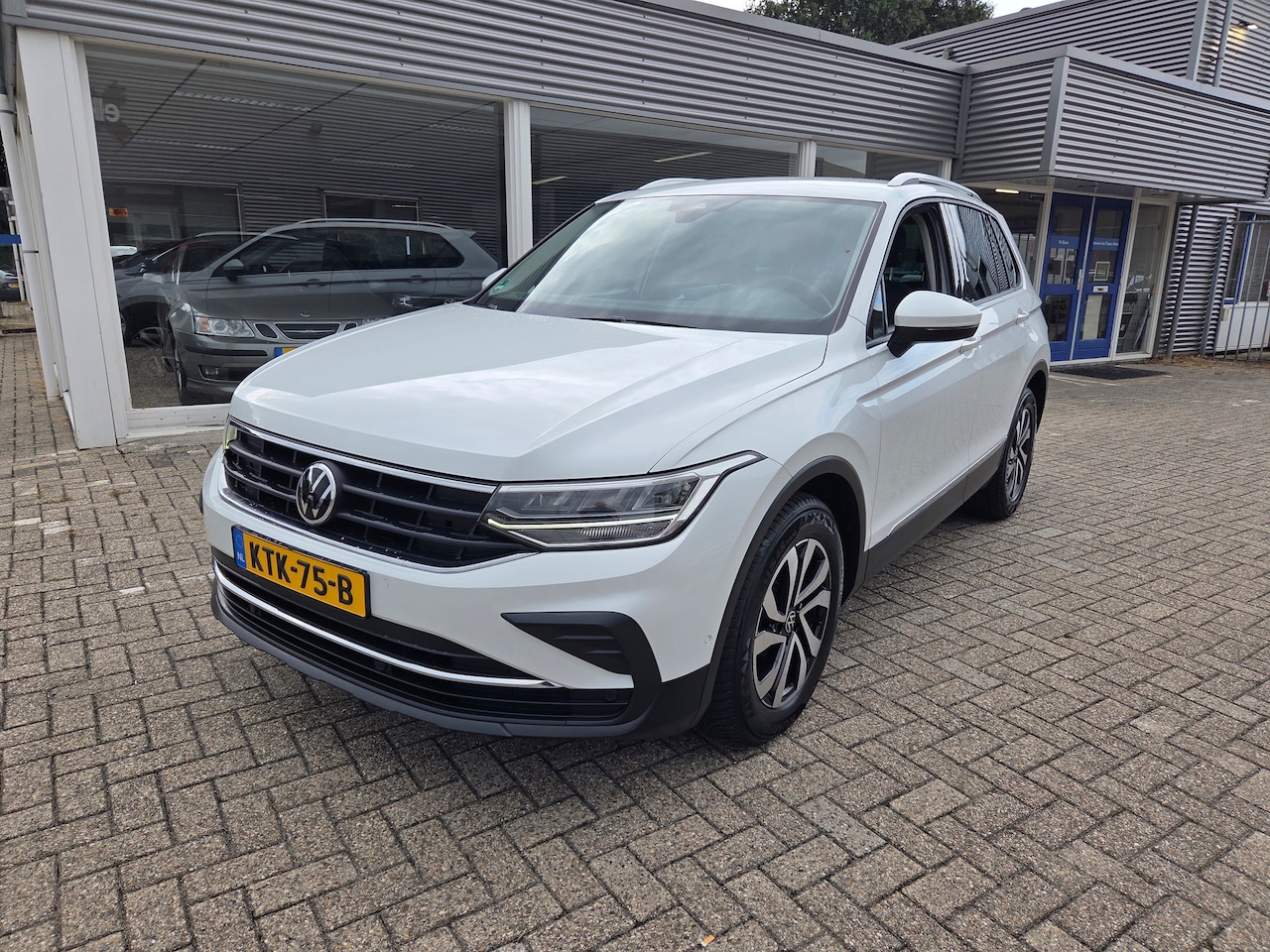 Volkswagen Tiguan - 1.5 tsi Active - AutoWereld.nl