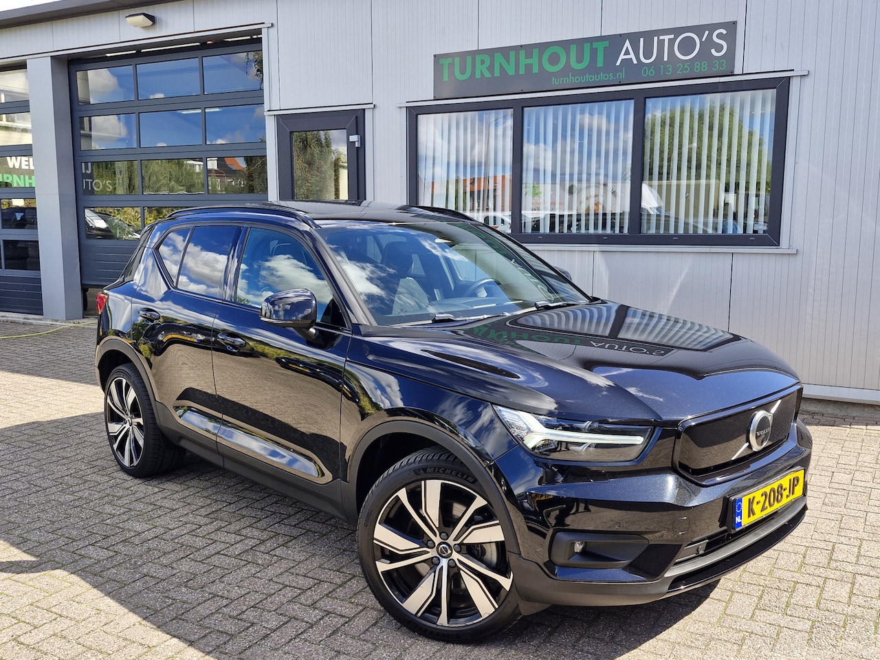 Volvo XC40 - Recharge P8 AWD R-Design | Climate Pack (achterbank verwarmd) | Pack Lounge (audio install - AutoWereld.nl