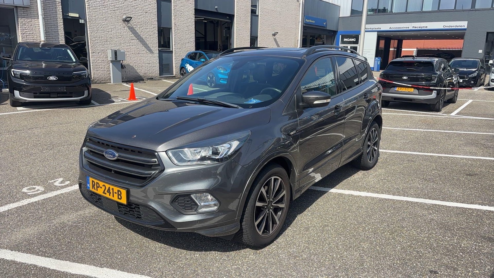 Ford Kuga - 1.5 EcoBoost ST Line | Trekhaak | Achteruitcamera | Winter Pack - AutoWereld.nl