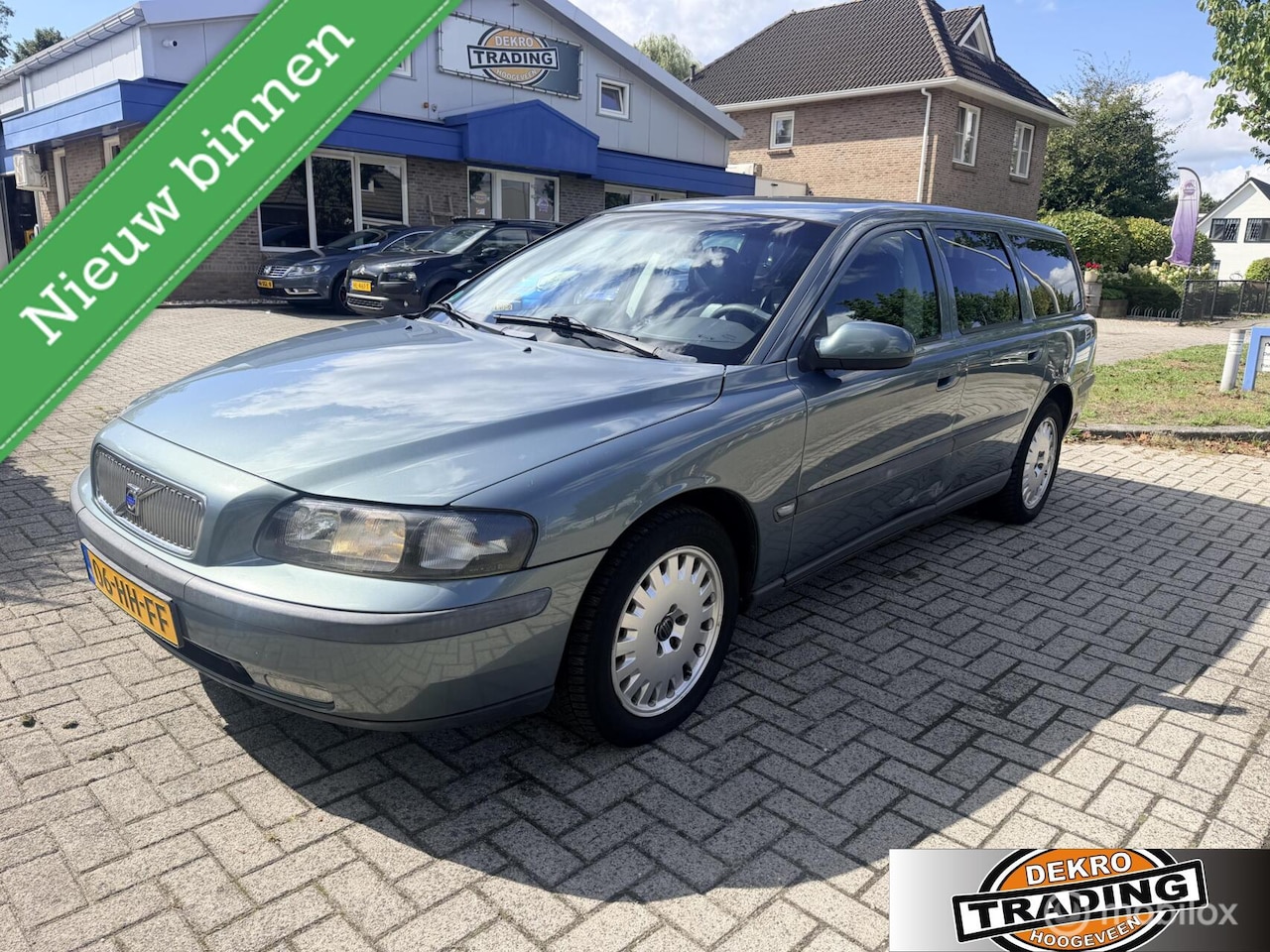 Volvo V70 - 2.4 T Comfort Line 200PK camera grootscherm - AutoWereld.nl