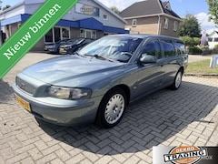 Volvo V70 - 2.4 T Comfort Line 200PK camera grootscherm