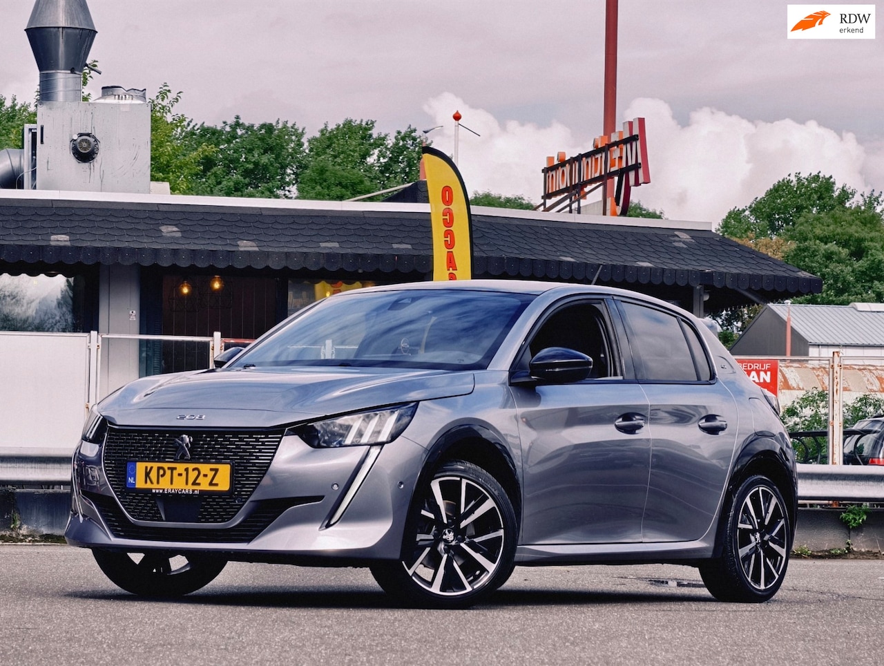 Peugeot 208 - 1.2 PureTech Blue Lease Allure-PANO-LED NAVI -CAMERA -CARPLAY AIRCO - AutoWereld.nl