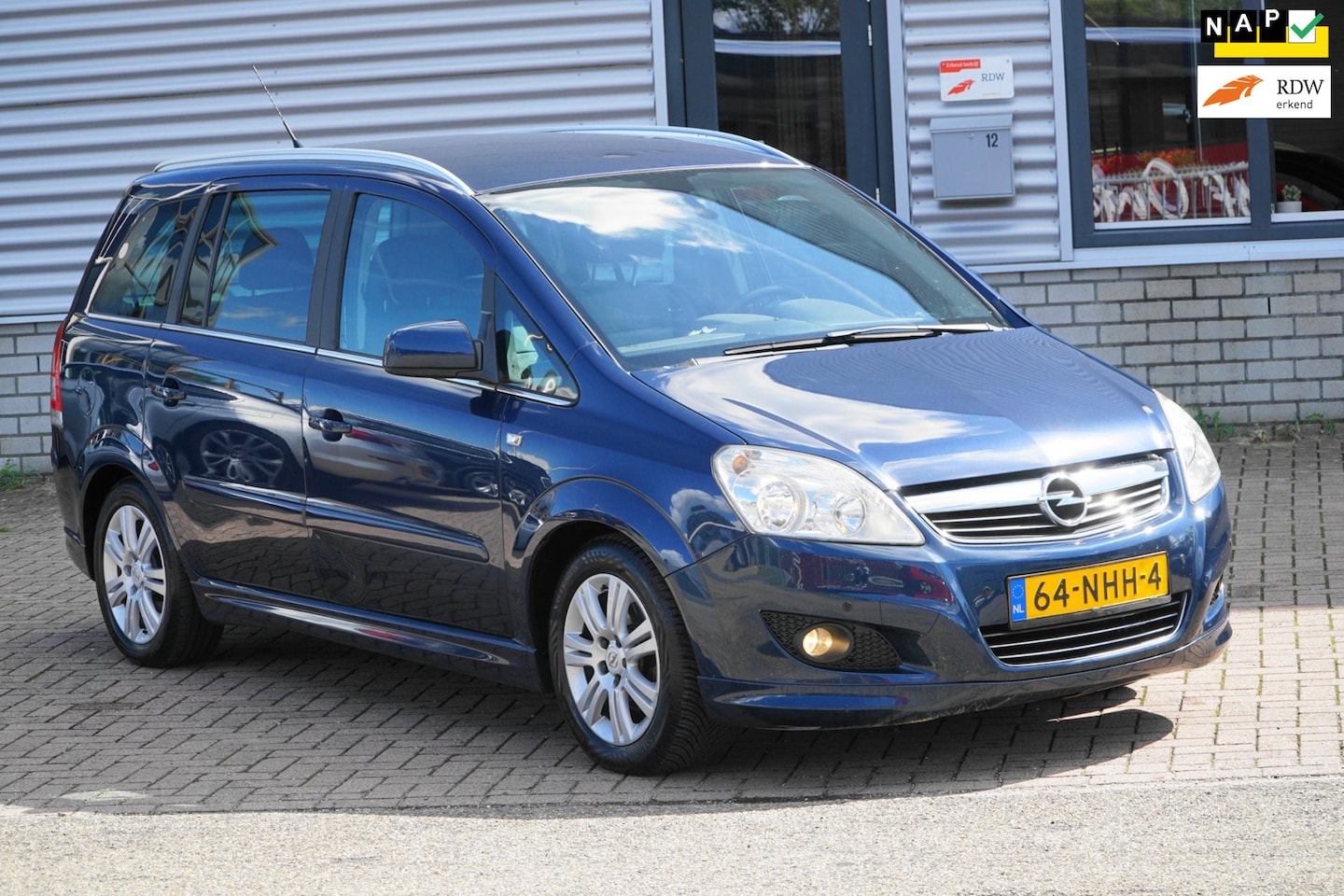 Opel Zafira - 1.8 Cosmo CRUISE TREKHAAK AUT. - AutoWereld.nl