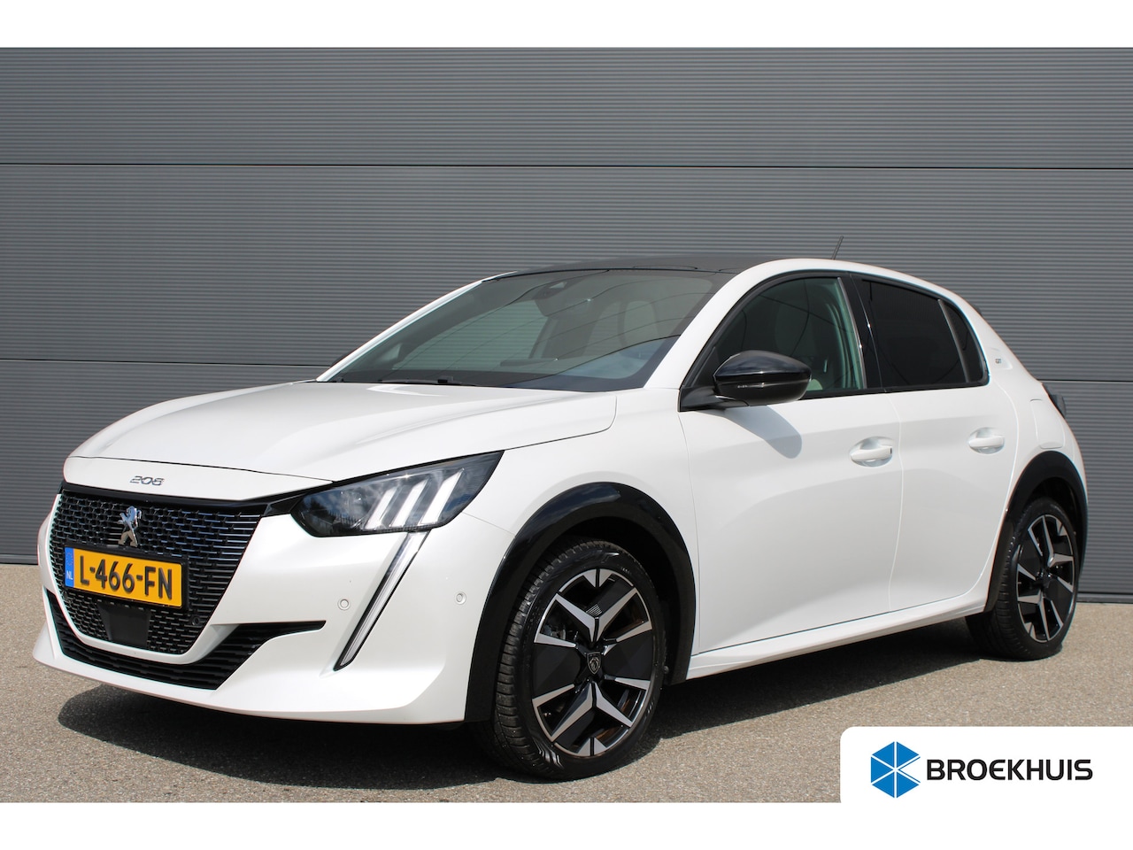 Peugeot 208 - 1.2 PureTech GT Pack | Navigatie | Camera | Panoramadak | Stoelverwarming | Full LED | Alc - AutoWereld.nl
