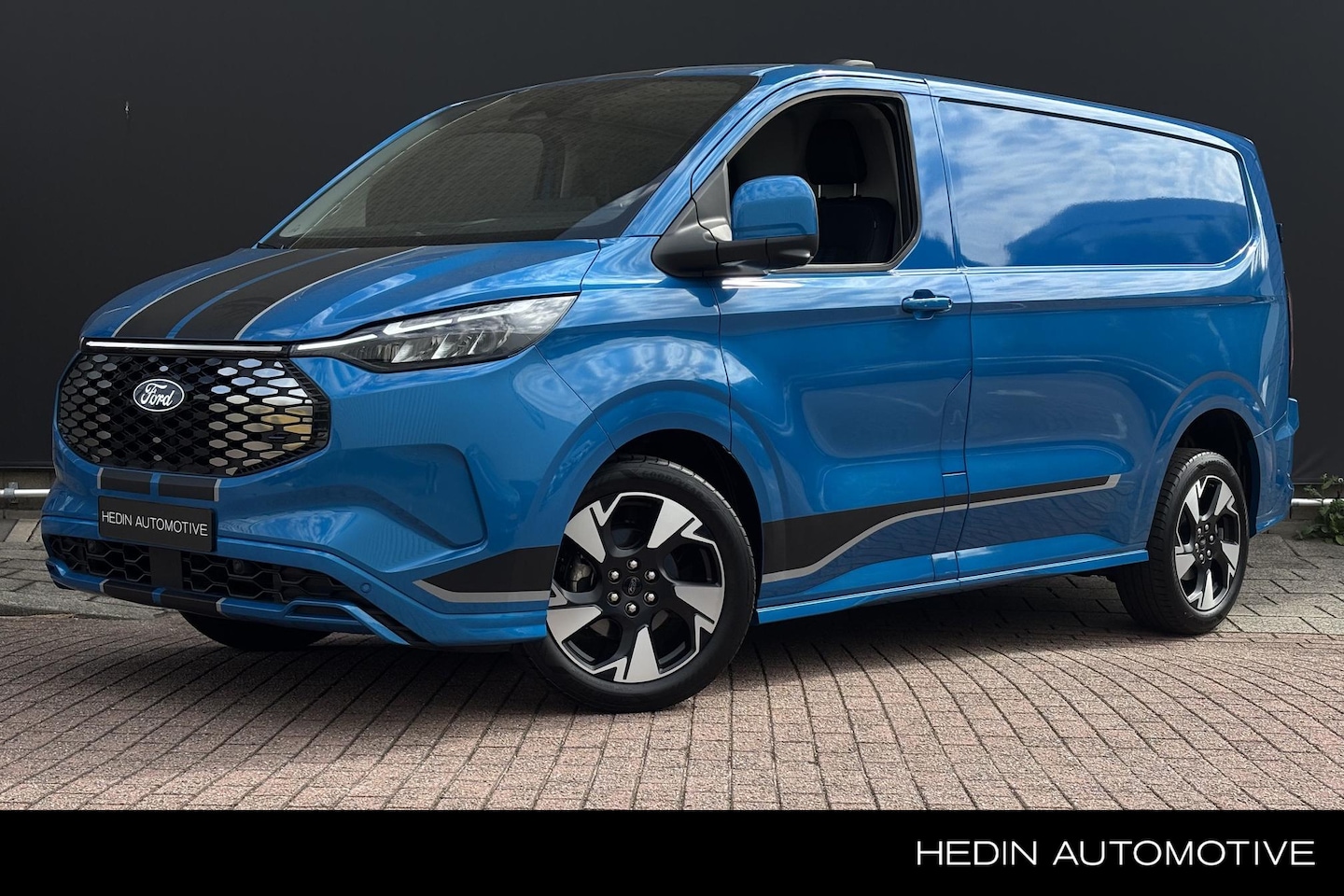 Ford E-Transit Cust. - 320 L1H1 Sport 65 kWh | Pro Power Onboard | Digitale binnenspiegel | 360° camera | B&O Aud - AutoWereld.nl