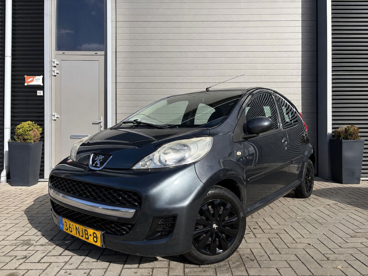 Peugeot 107 - 1.0-12V XS/NWE koppeling/Airco/Nette auto/ - AutoWereld.nl
