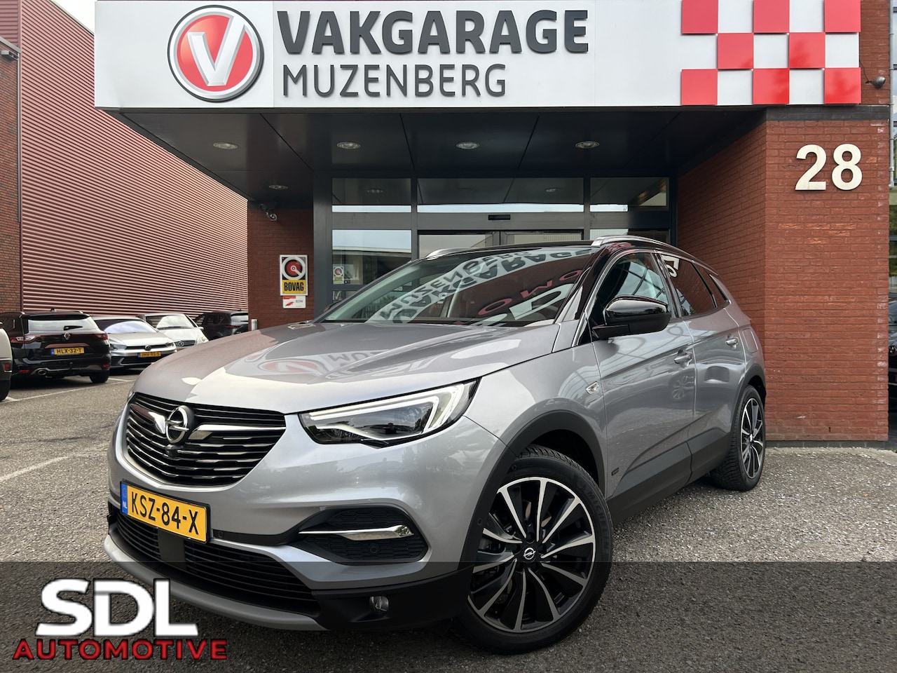 Opel Grandland X - 1.6 Turbo Hybrid4 Ultimate 300 PK!! // 96%SOH // TREKHAAK // NAVI // ADAPTIVE CRUISE // CL - AutoWereld.nl