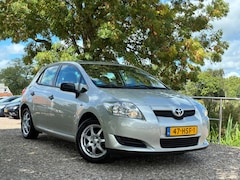 Toyota Auris - 1.6-16V Terra | met Airco + Cruise nu €3.975,
