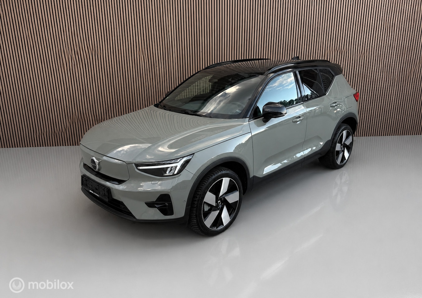 Volvo XC40 - ultimate dark 78KWH 408PK LONGRANGE PANO 360cam - AutoWereld.nl
