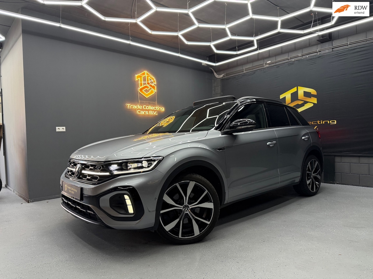 Volkswagen T-Roc - 1.5 TSI R-Line Black edition IQ-Pano-keyless - AutoWereld.nl