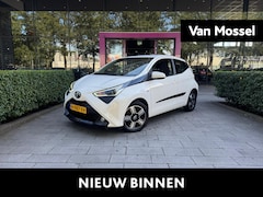 Toyota Aygo - 1.0 VVT-i x-play | WORDT VERWACHT | AUTOMAAT | ACHTERUITRIJCAMERA | AIRCO | MULTFUNCTIONEE