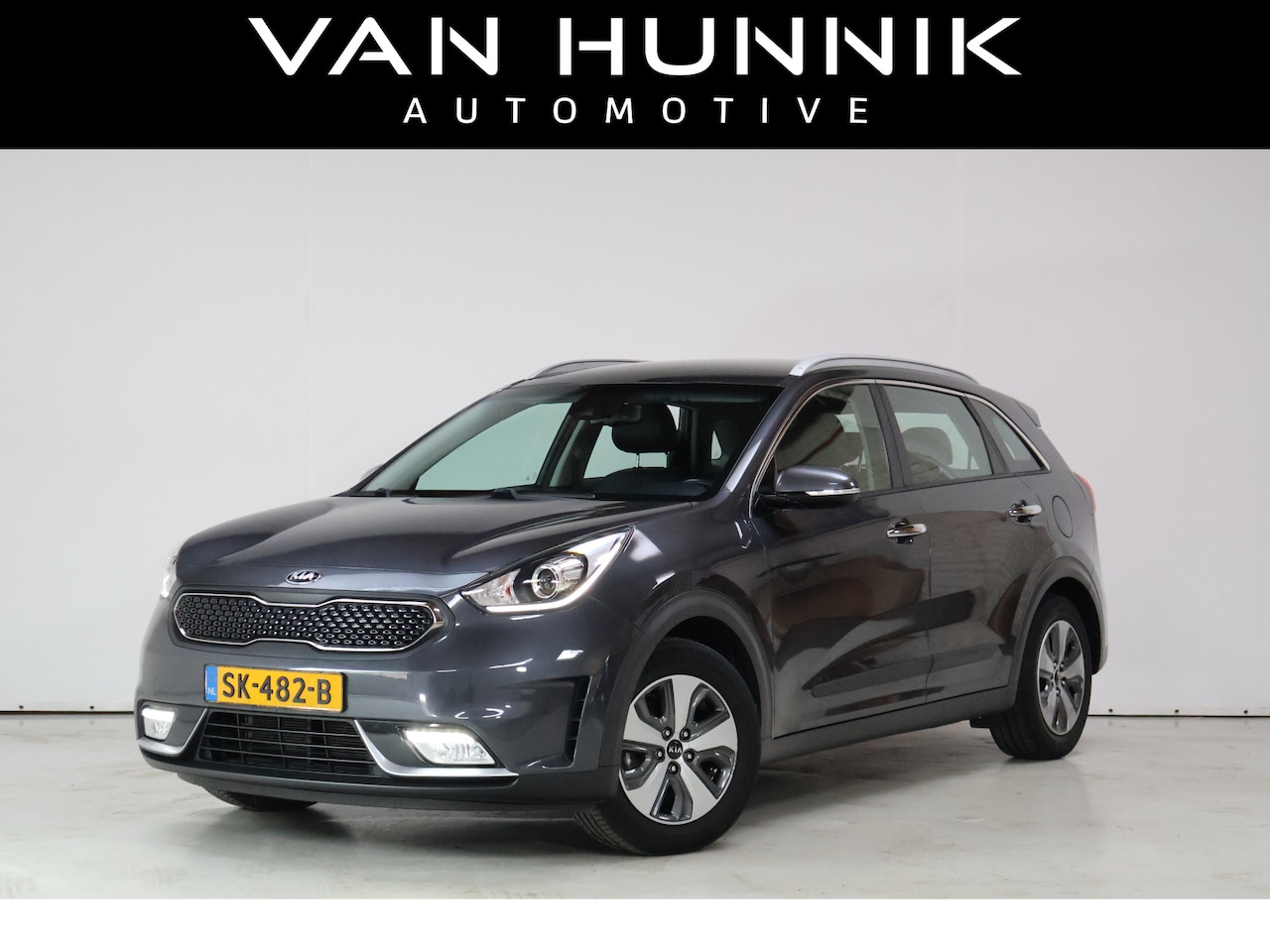 Kia Niro - 1.6 GDi Hybrid DynamicLine | Camera | Carplay | Trekhaak | Dealer Onderhouden - AutoWereld.nl