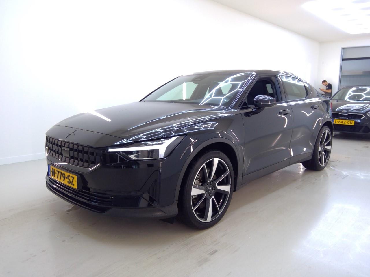 Polestar 2 - Standard Range Single Motor 63kWh 225pk 94.3% Soh[ TREKHAAK+PLUS PACK+PANO+CAMERA ] - AutoWereld.nl
