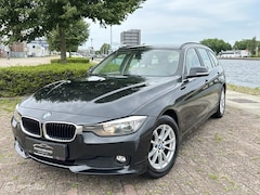 BMW 3-serie Touring - 318d High Executive