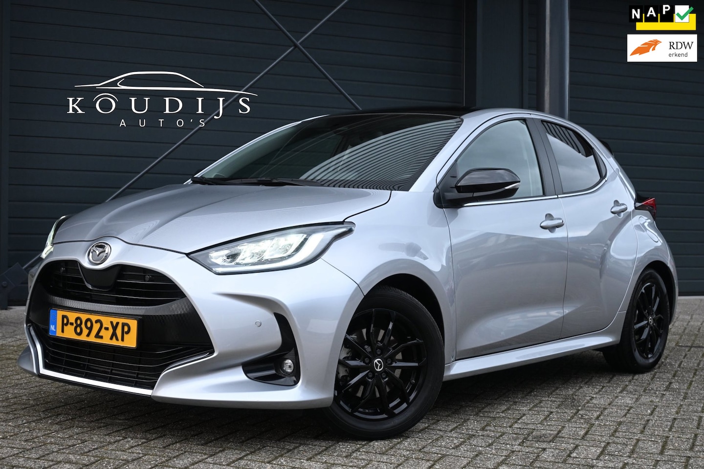 Mazda 2 Hybrid - 1.5 Select 1.5 Select, Panodak, Keyless, Stoel/Stuurverw., Head up, Afn. trekhaak, Full option, Deale - AutoWereld.nl
