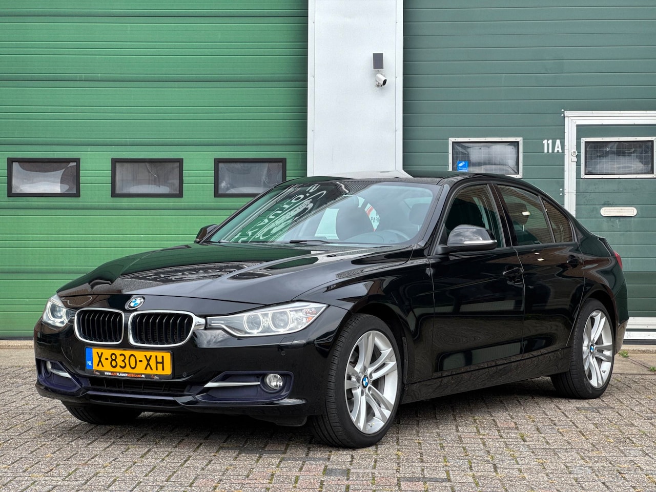 BMW 3-serie - 316i Sport Edition // Keyless // Navi // Automaat - AutoWereld.nl
