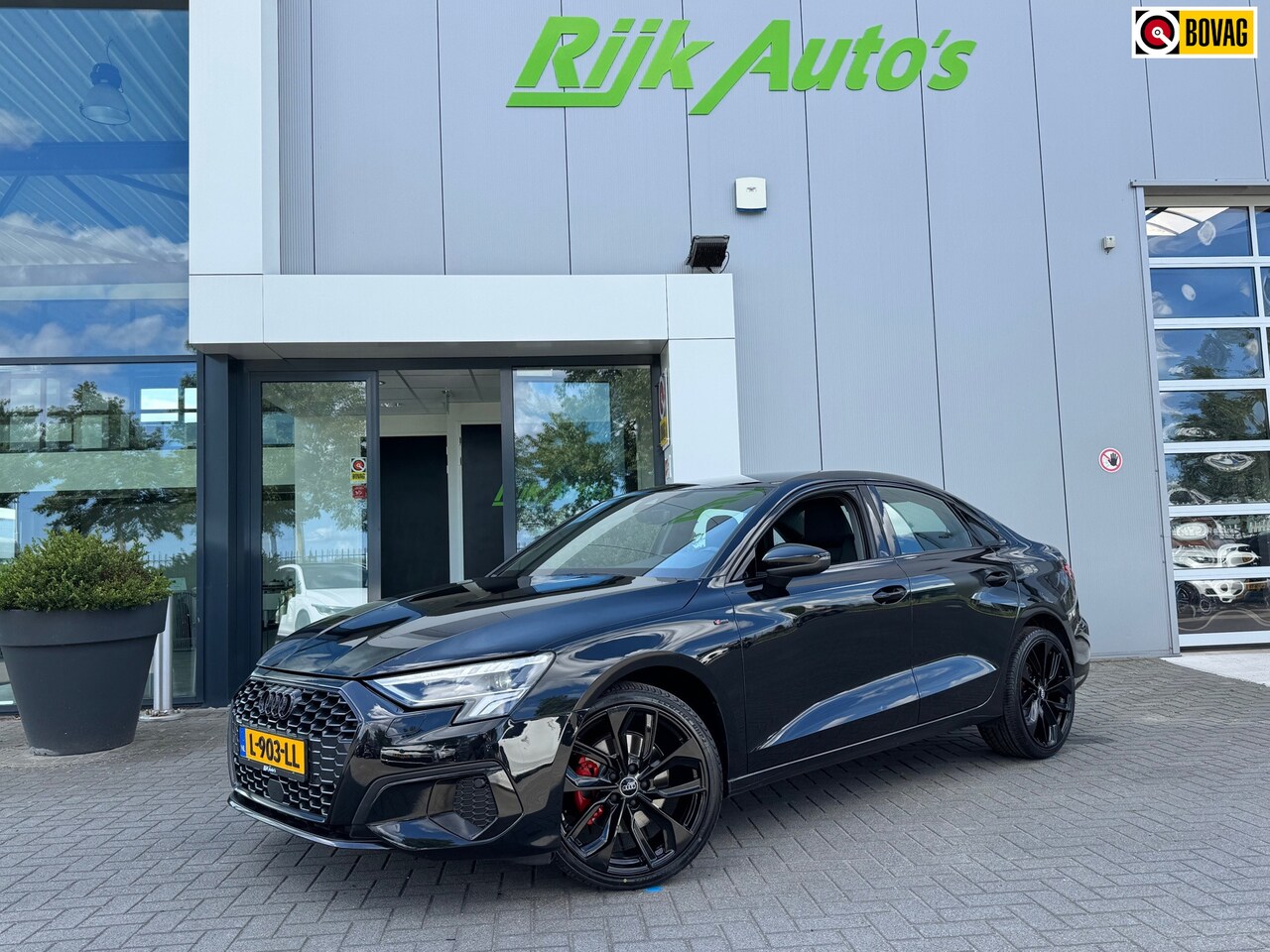 Audi A3 Limousine - 30 TFSI Business edition * Matrix Led * Carplay * Clima - AutoWereld.nl