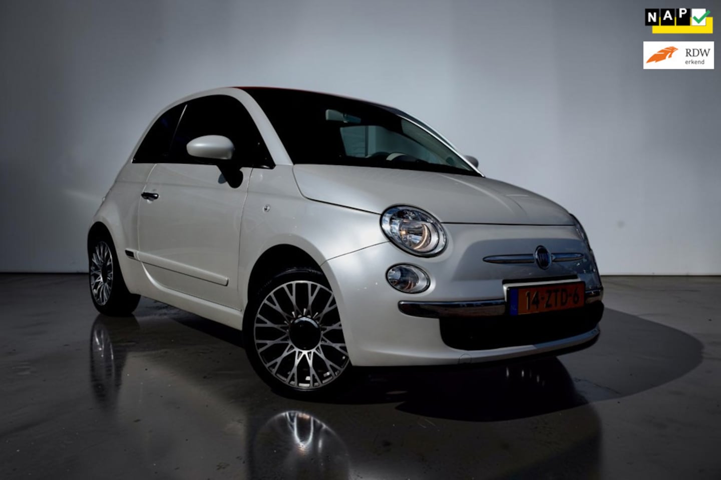 Fiat 500 C - 0.9 TwinAir Lounge 0.9 TwinAir Lounge, Cabrio, Airco, NAP, Lichtmetalen velgen, Half lederen bekleding - AutoWereld.nl