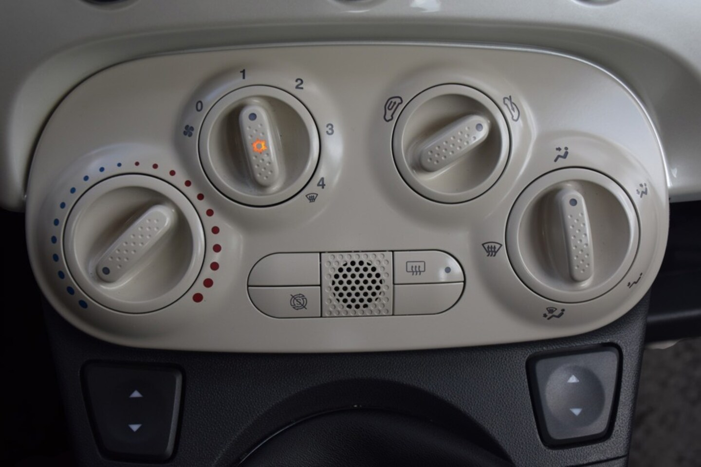 Fiat 500 C - 0.9 TwinAir Lounge 0.9 TwinAir Lounge, Cabrio, Airco, NAP, Lichtmetalen velgen, Half lederen bekleding