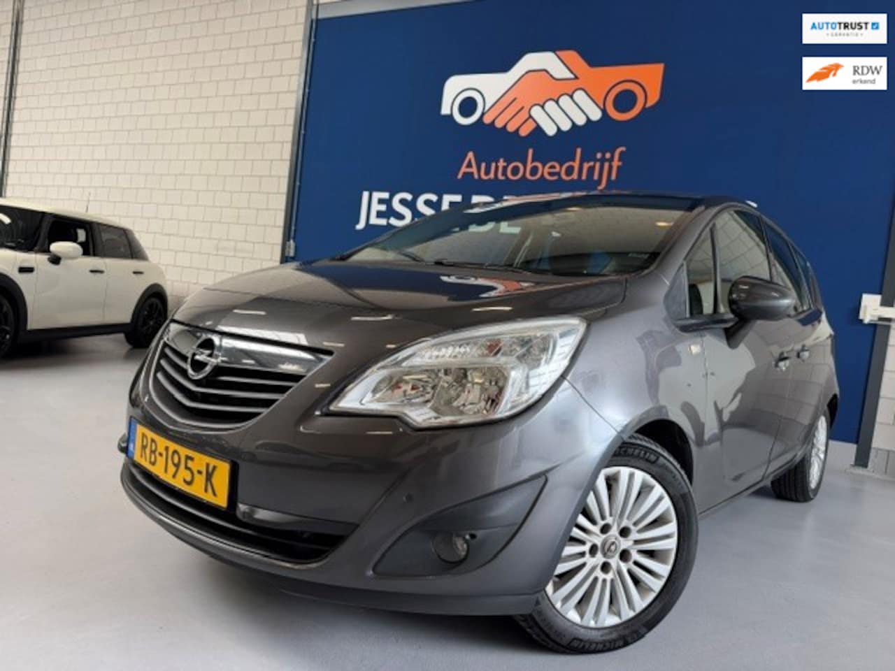 Opel Meriva - 1.4 Cosmo / bj.2011 / kleur: grijs / APK 08/2027 / NAP met 171784 km./ trekhaak / sportvel - AutoWereld.nl