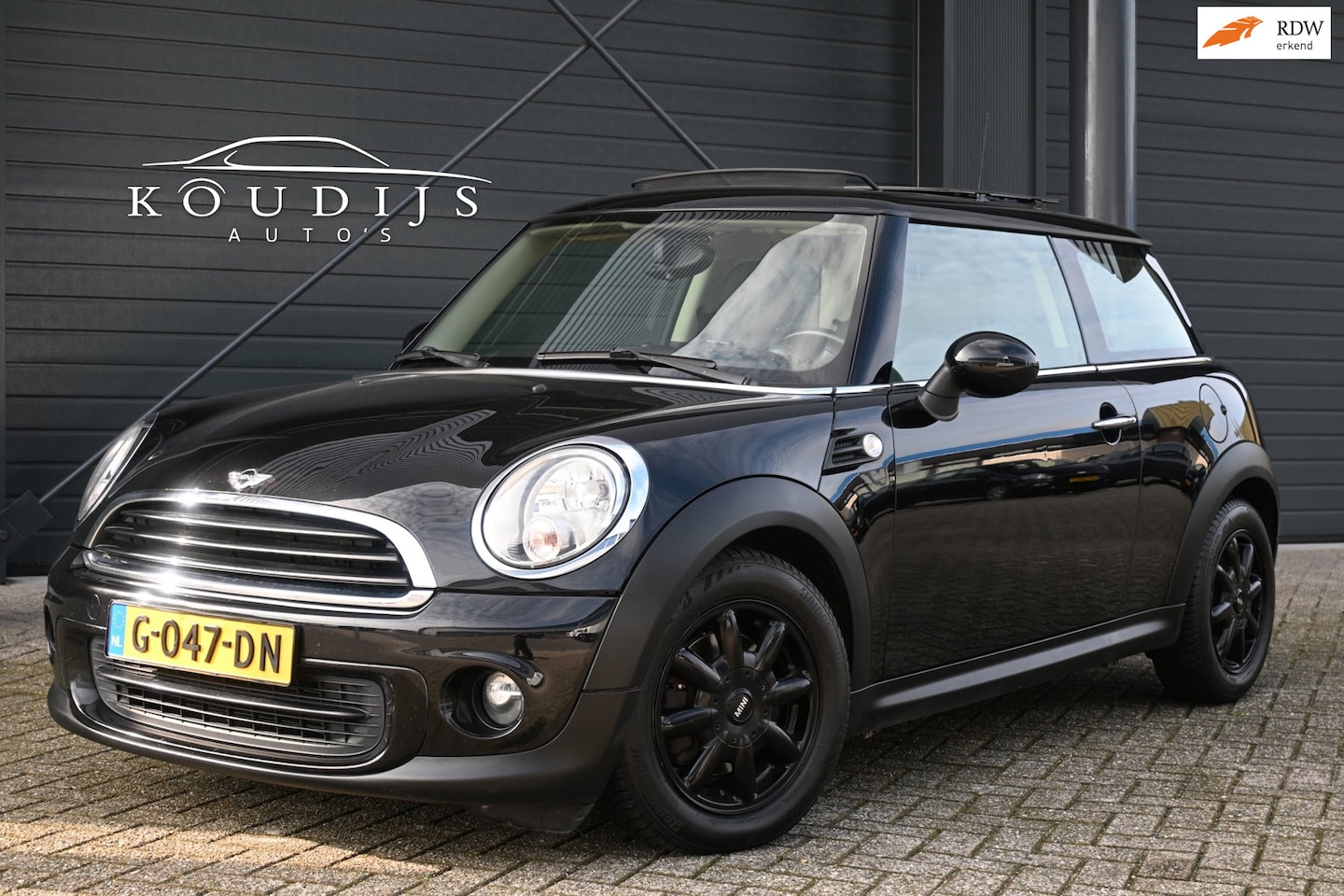 MINI 3-Deurs - 1.6 One, Panodak, Stoelverwarming, Goed onderhouden, All season banden - AutoWereld.nl