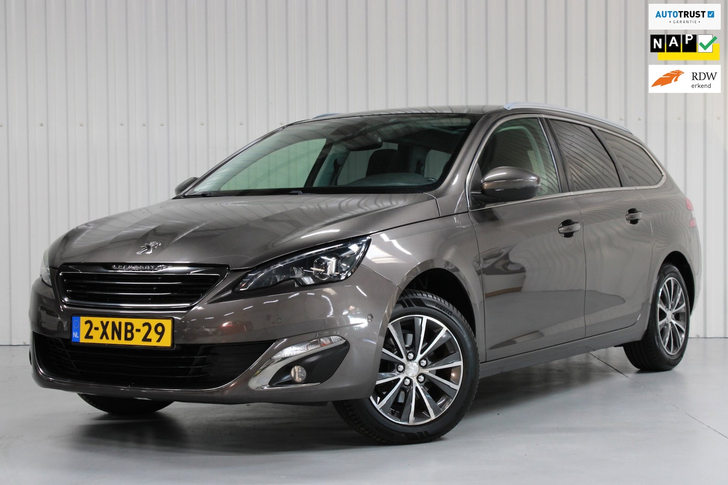 Peugeot 308 SW - 1.2 e-THP Allure 1.2 e-THP Allure - AutoWereld.nl