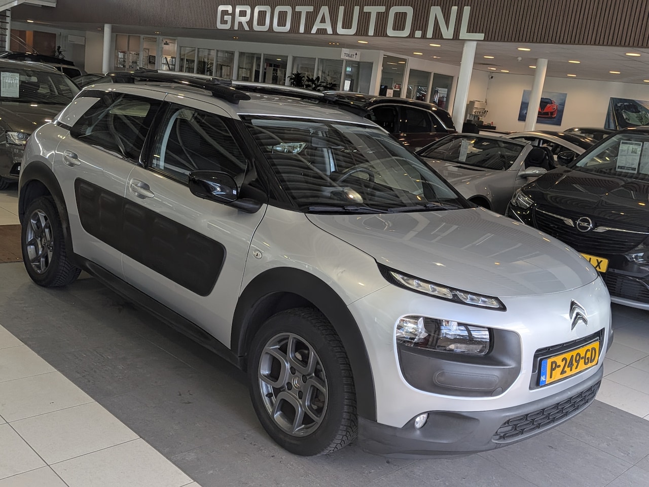Citroën C4 Cactus - 1.2 PureTech Business Trekhaak, Cruise Control, Airco - AutoWereld.nl