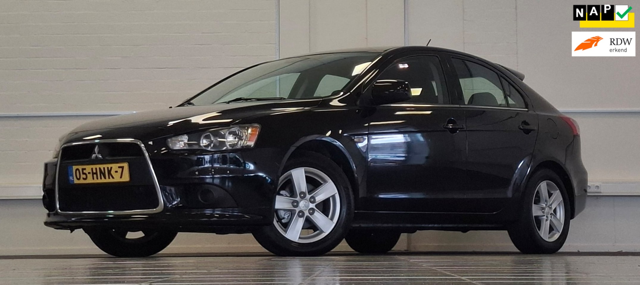 Mitsubishi Lancer Sportback - 1.8 Invite 1.8 Invite - AutoWereld.nl