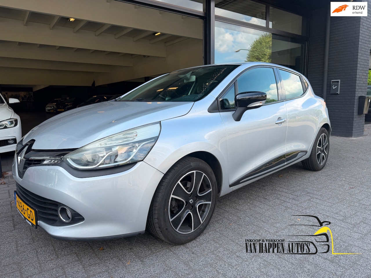 Renault Clio - 1.2 Collection / apk 8-2027 - AutoWereld.nl