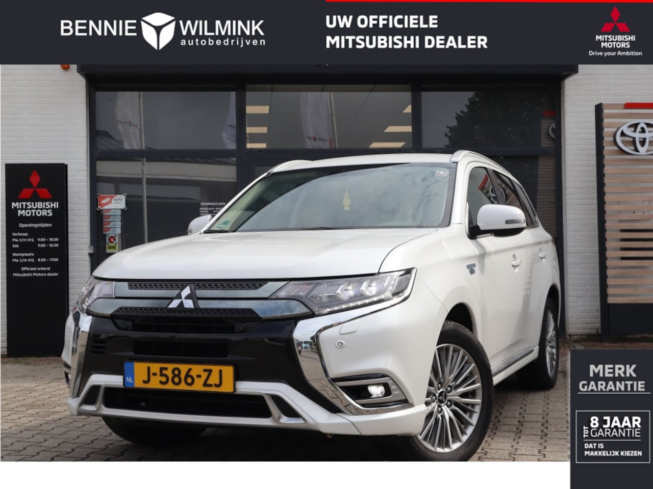 Mitsubishi Outlander - 2.4 PHEV Intense Trekhaak | Carplay | All seasons - AutoWereld.nl