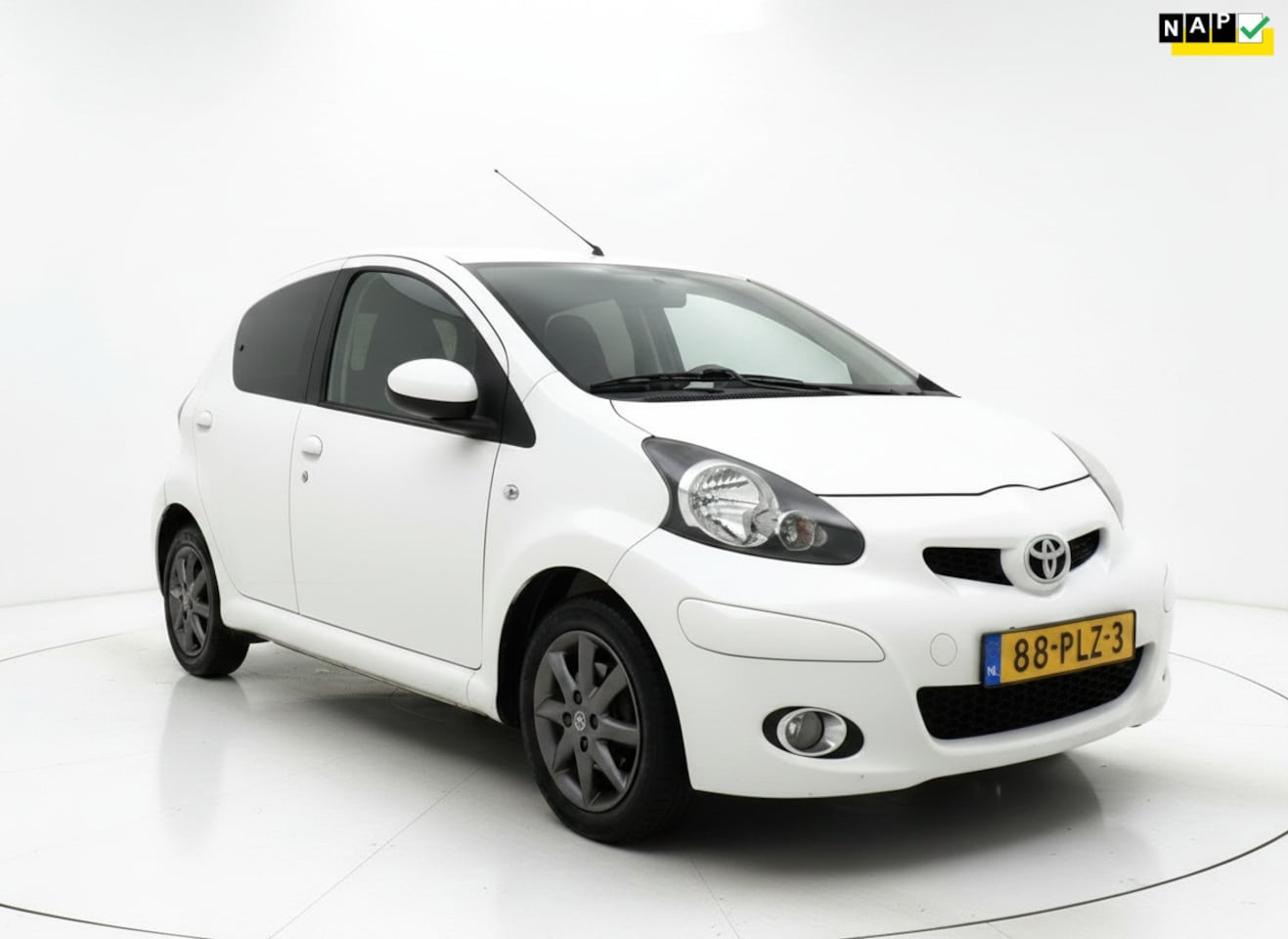 Toyota Aygo - 1.0-12V Dynamic Navigator 1.0-12V Dynamic Navigator - AutoWereld.nl