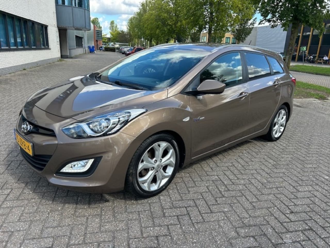 Hyundai i30 Wagon - 1.6 GDI i-Motion 135PK AIRCO CRUISE BLUETH NAP! - AutoWereld.nl