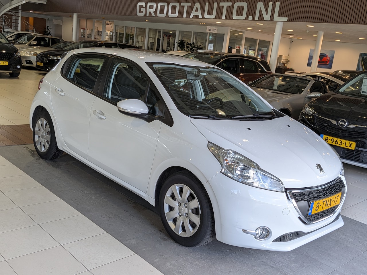 Peugeot 208 - 1.2 PureTech Blue Lease Dealer Onderhouden, Cruise Control, Airco - AutoWereld.nl