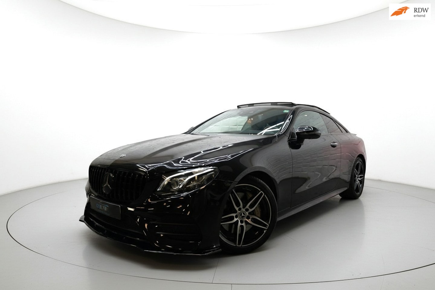 Mercedes-Benz E-klasse Coupé - 350 AMG NIGHT PANO SFEER 360 - AutoWereld.nl