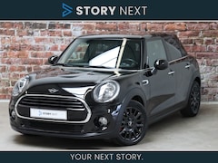 MINI Cooper - Hatchback Business 5 deurs / Airconditioning / Panoramadak / Apple CarPlay / Navigatiesyst