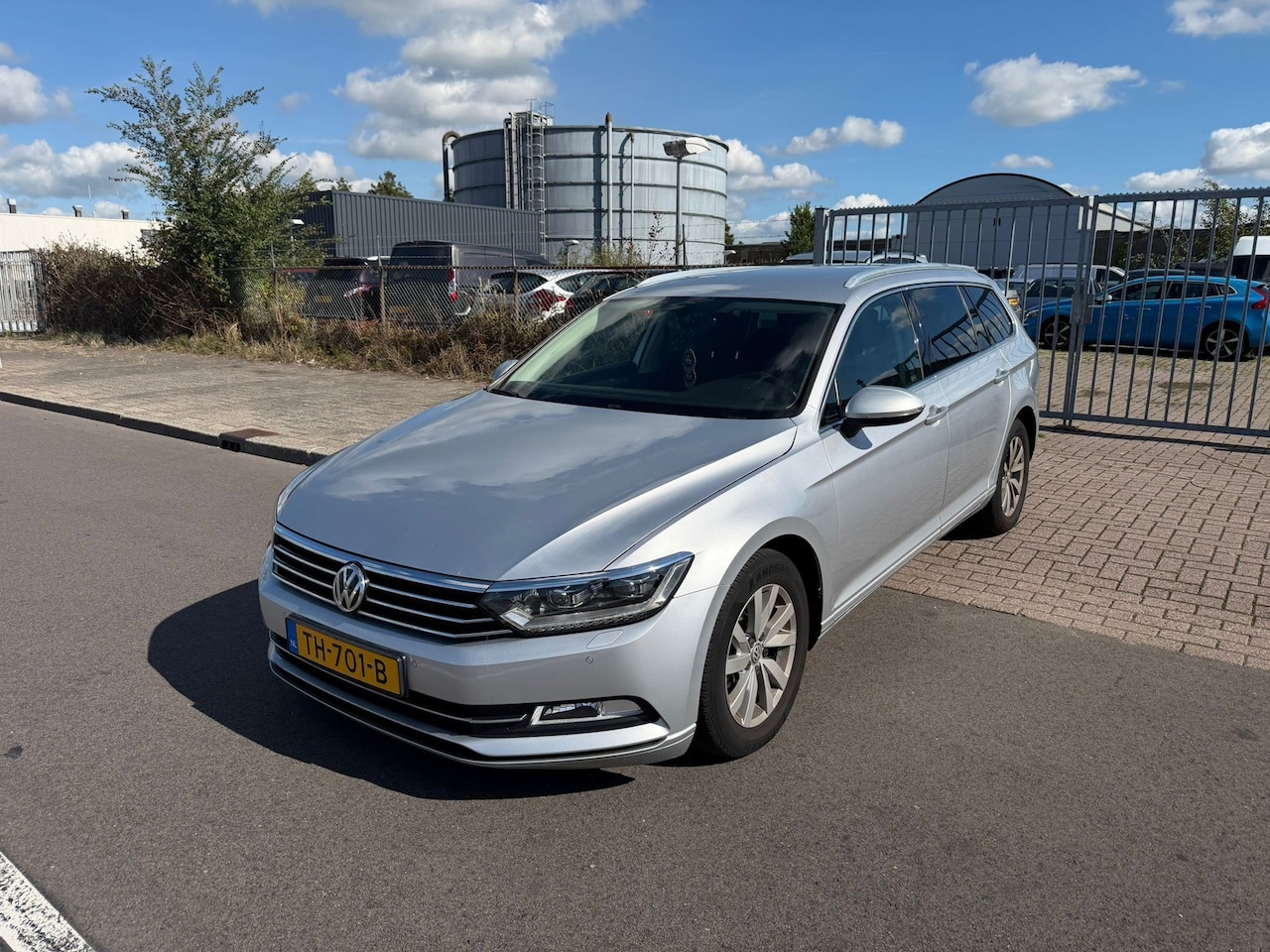 Volkswagen Passat Variant - 1.6 TDI DSG-AUTOMAAT FACELIFT XENON/NAVI/CLIMA - AutoWereld.nl