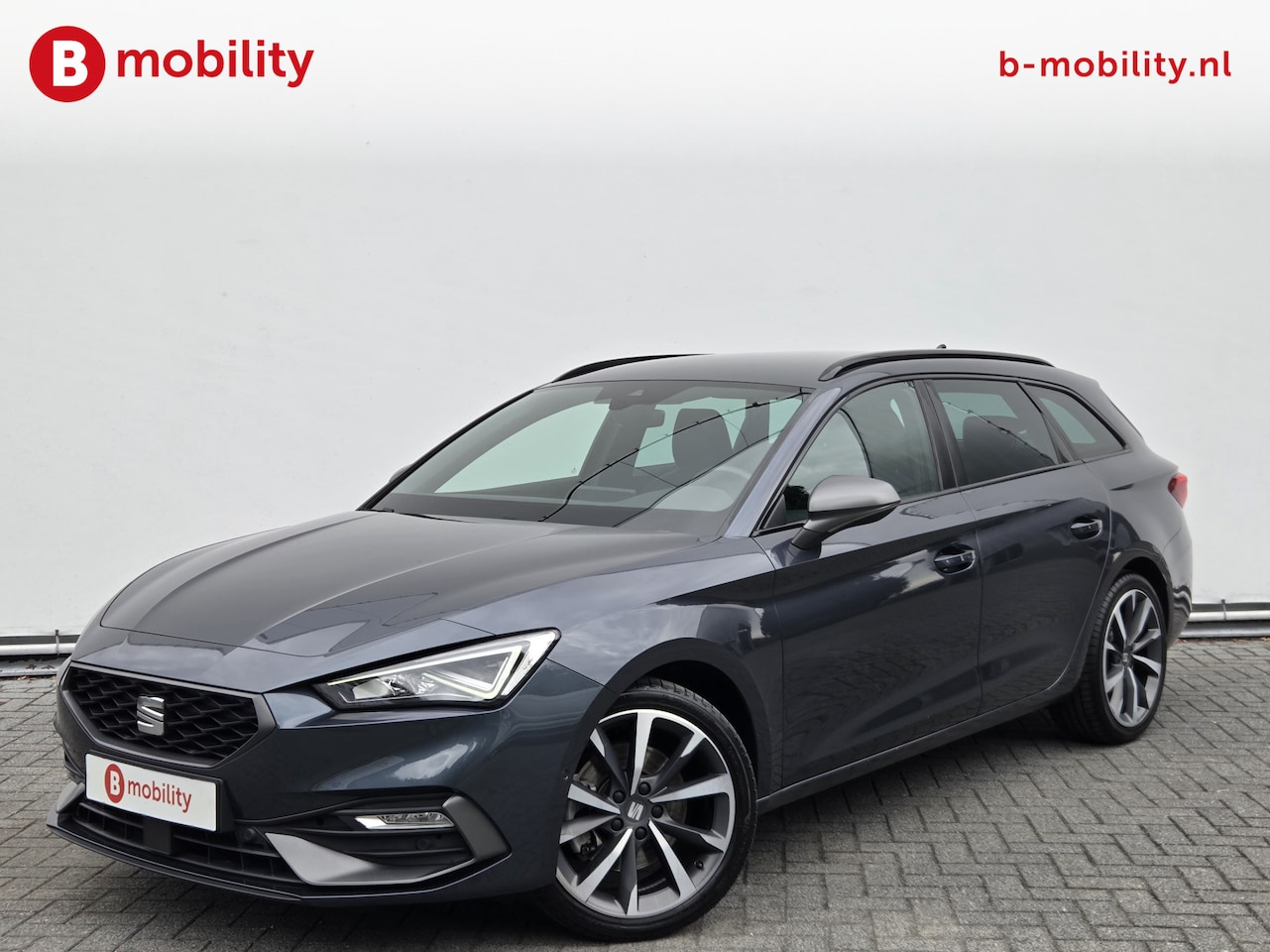 SEAT Leon Sportstourer - 1.5 eTSI FR Launch Edition DSG Automaat Trekhaak 1500kg | ACC | Achteruitrijcamera | Apple - AutoWereld.nl