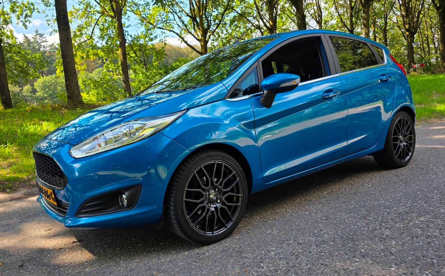 Ford Fiesta - 1.0 EcoBoost Titanium - APK 17-10-2027 - 5 Deurs - AutoWereld.nl