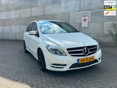 Mercedes-Benz B-klasse - 180 Ambition AUTOMAAT LEER LED LICHTEN