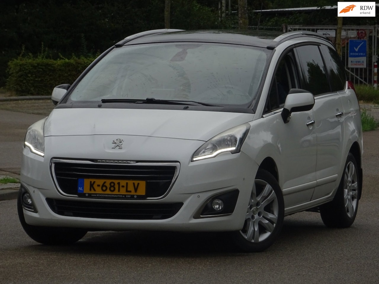 Peugeot 5008 - 1.6 THP Allure 7P. AUTOMAAT PANO/NAVI/LEER/PDC - AutoWereld.nl