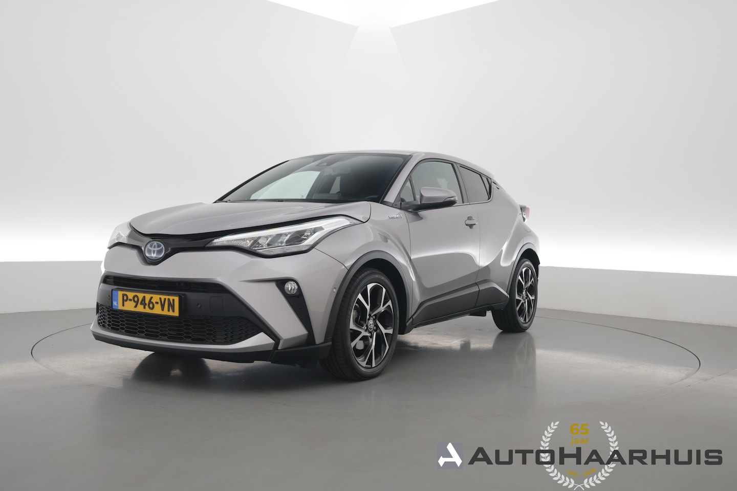 Toyota C-HR - 1.8 Hybrid Executive | Rijklaar! | Cruise Contr. | Trekhaak | Camera | Keyless | Stoel- St - AutoWereld.nl
