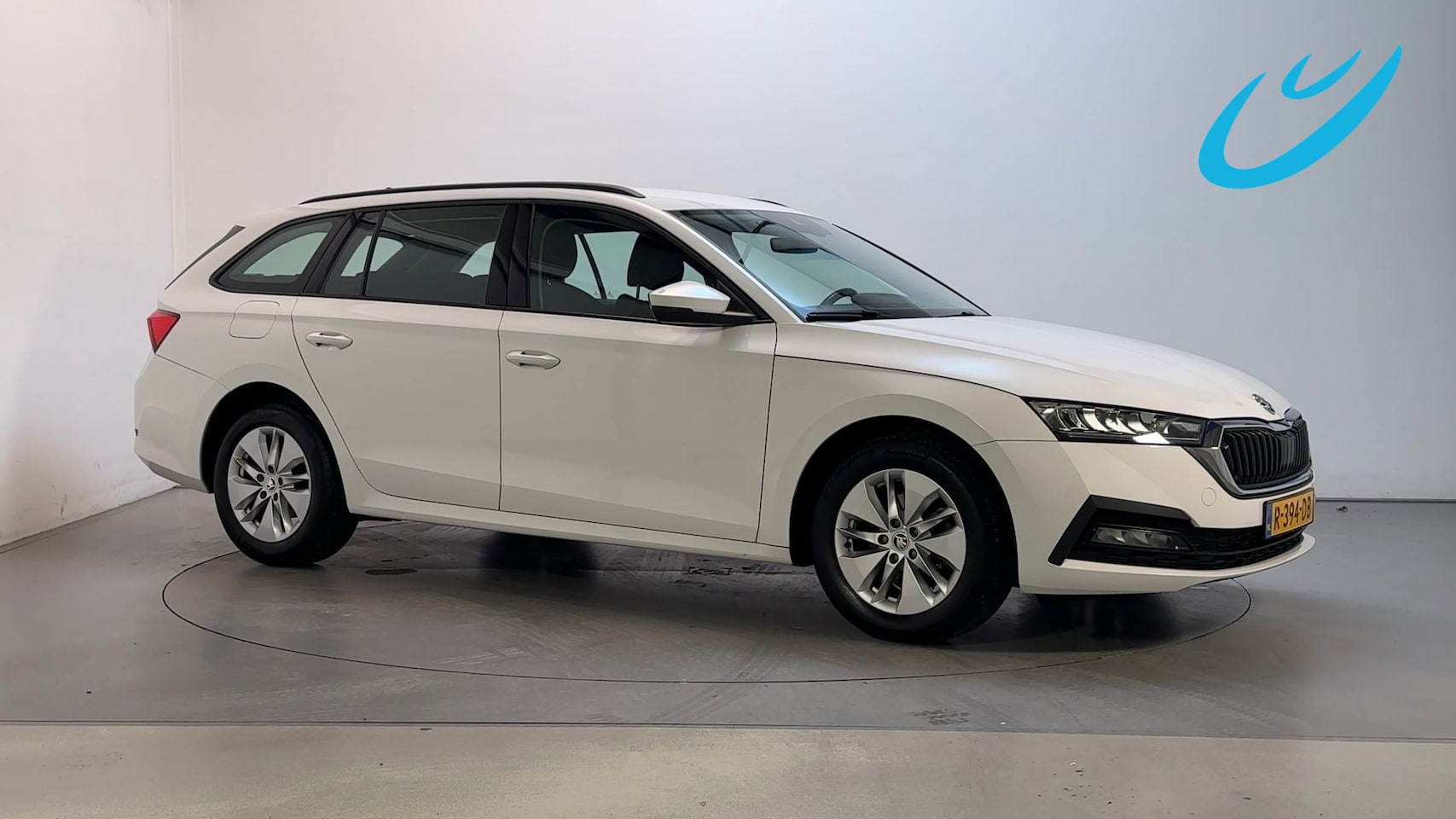 Skoda Octavia Combi - 1.0 TSI 110pk Ambition Navigatie Trekhaak Parkeersensoren App-Connect DAB+ - AutoWereld.nl